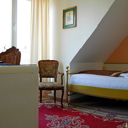 Haus Mooren, Hotel Garni Дюселдорф Екстериор снимка