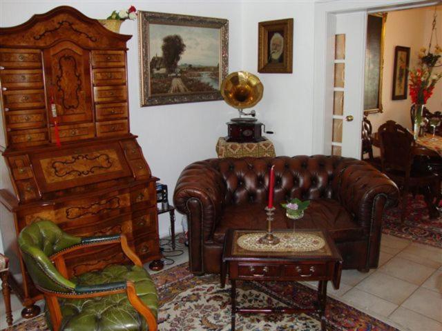Haus Mooren, Hotel Garni Дюселдорф Екстериор снимка