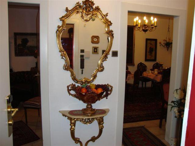 Haus Mooren, Hotel Garni Дюселдорф Екстериор снимка